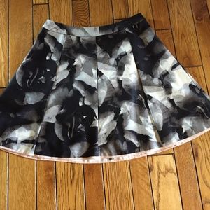 Beautiful B&W floral skirt w/ pink accent